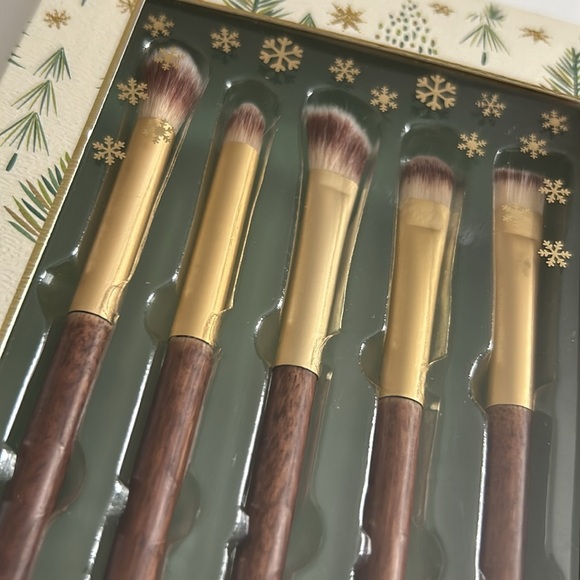 Livegreen Eye Brush Collection | Crease‎ • Blending• All Over •Angled •Precision - Picture 5 of 12